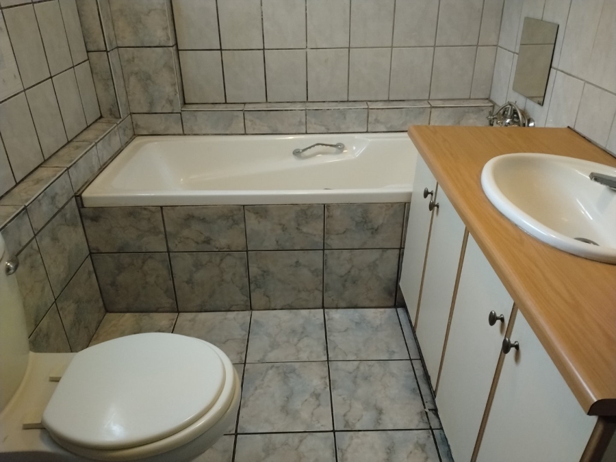 To Let 3 Bedroom Property for Rent in Noordhoek Free State